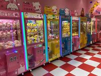 Machine à griffes commerciale moderne avec éclairage LED coloré, jeu d'arcade attrape-prize pour salles d'arcade intérieures et centres commerciaux