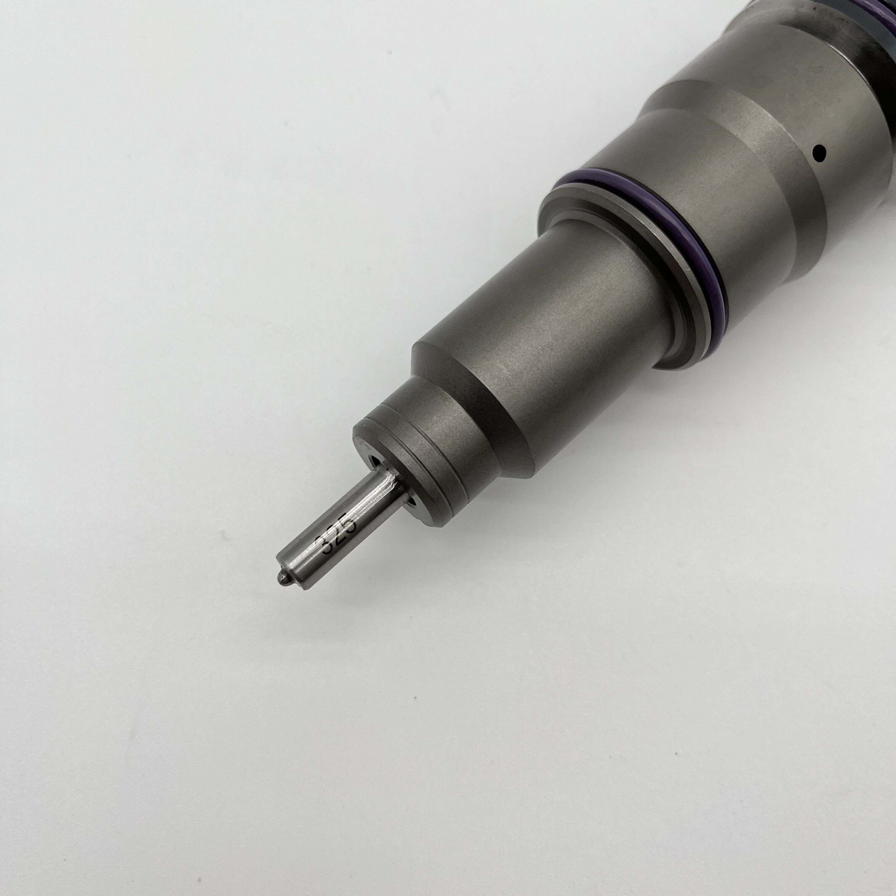Factory price truck 4 PINS fuel injector 21207143 BEBE4J00001 BEBE4N01001 for VOLVO MD11 EURO 5 HIGH POWER