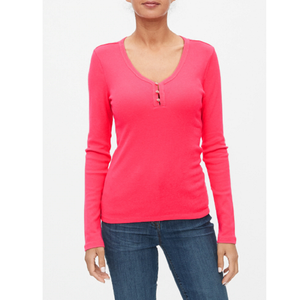 Nouveau design GSM personnalisé et logo fabriqué en usine T-shirt à manches longues et col en V pour femmes fournisseur du Bangladesh - Product Image 4