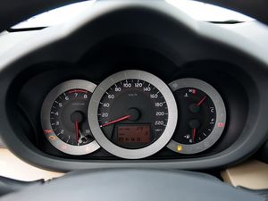 Auto <span class=keywords><strong>Usata</strong></span> RAV4 2.0L Euro IV SUV Benzina Automatica 2WD Colore Bianco del 2011 - Product Image 5