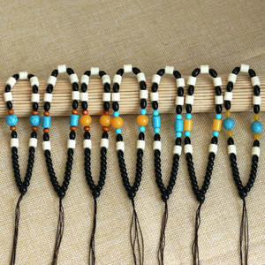 Collana di Moda con Perline di Legno a Forma di Ali di Pollo, Accessorio con Cordino e Fionda - Product Image 4