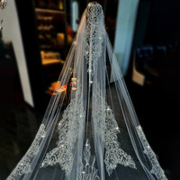 Voile de mariée de luxe Feishiluo avec appliques de perles et dentelle, bordure en dentelle à perles argentées, voile de mariée monocouche long avec peigne