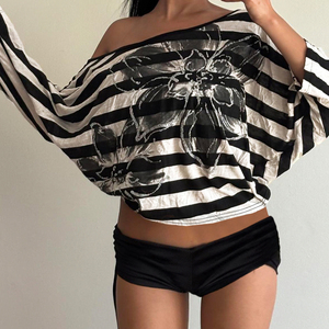 Camiseta Y2K Vintage Estampada a Rayas con Hombros Descubiertos y Mangas Murciélago para Mujer, Estilo Urbano Holgado e Informal para Verano - Product Image 4