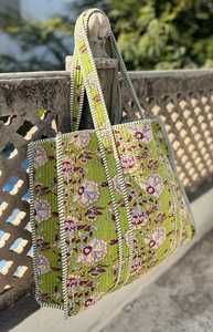 Sac à bandoulière matelassé en coton, tendance, tissu durable, fermeture éclair sécurisée, sac à main pour le quotidien et les voyages - Product Image 2