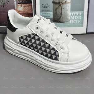 Inventario a buon mercato all'ingrosso viso in pelle corta e paffuta, Design classico alla moda, scarpe Casual con suola spessa per le donne - Product Image 2