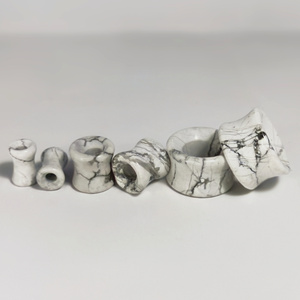 الأنفاق الأبيض howlite حجر المقابس مقاييس-مزدوجة Flare-6mm ، 8 مللي متر ، 10 مللي متر ، 12 مللي متر ، 14 مللي متر ، 16 مللي متر ، 19 مللي متر ، 22 مللي متر ، 25 مللي متر العضوية المقابس - Product Image 2