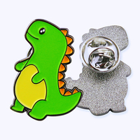 Épinglette en émail personnalisée avec personnage d'anime, badge métallique OEM à motif de dessin animé personnalisé avec pendentif chaîne pour souvenir de collection