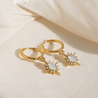 Pendientes de Aro Colgantes de Acero Inoxidable al por Mayor, Antideslustre, Impermeables, con Diseño de Sol y Piedra Lunar Dorada para Mujer