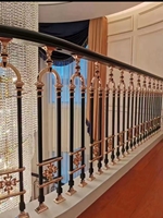 Escalier droit en aluminium décoratif moderne, durable et écologique, avec garde-corps en verre, pour villas, appartements, usage intérieur