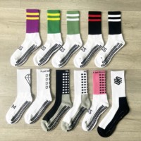 Chaussettes de yoga et de pilates personnalisées à tige haute avec logo sur le dessous pour le football et le soccer