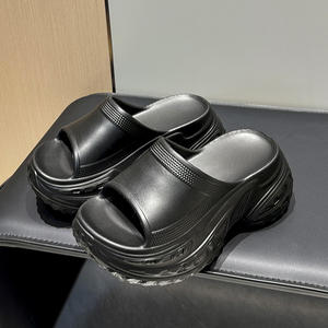 Pantuflas modernas para interiores y exteriores, suaves, ecológicas y antideslizantes. Zapatillas de suela gruesa, cómodas y de gran tamaño. - Product Image 1