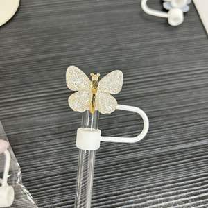 2025 nueva moda de lujo <span class=keywords><strong>mariposa</strong></span> brillo silicona accesorios para beber 10mm cubierta de paja reutilizable encanto Topper para vaso de 40oz - Product Image 6