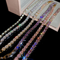 Bracelet à breloques carrées géométriques en zircone super brillante avec fermoir, tendance, minimaliste, polyvalent, élégant, pour femme, idéal pour les soirées