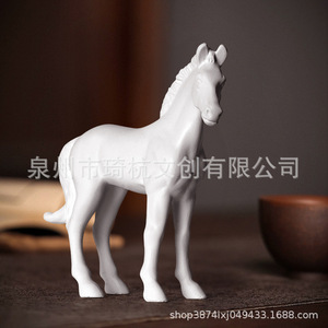 Escultura de caballo Qi Hang, decoración artística de resina, figura hecha a mano para adorno de escritorio de sala de estar - Product Image 3