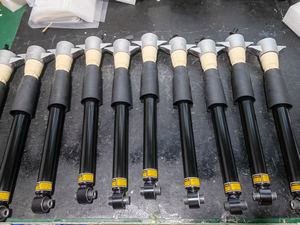 7L8413031J 7L8413032J 7L8513029K Amortisseurs de suspension à <span class=keywords><strong>ressort</strong></span> hélicoïdal avant et arrière de bonne qualité pour Audi Q7 <span class=keywords><strong>4L</strong></span> - Product Image 4