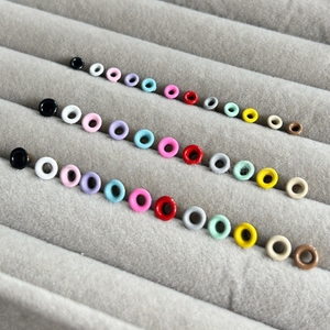 Ojetes de cobre mini coloridos de 1.0-2.5mm, ojetes pintados estilo caramelo para zapatos de muñecas BJD, orificios para cinturones DIY y accesorios para bolsos, mezclados/1 color - Product Image 1