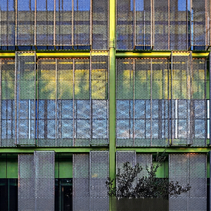 Mur rideau moderne en aluminium avec panneaux en maille thermolaquée pour une protection anticorrosion - Product Image 3