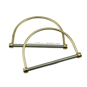 <span class=keywords><strong>Accessori</strong></span> per borsa di scorta di buona qualità con manico in pelle di metallo dorato lucido - Product Image 1