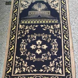 Alfombra de oración musulmana con estampado floral, lavable, tejida, cómoda y acolchada, utilizada para picnics en casa y como colchoneta de camping. - Product Image 1