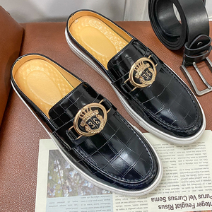 Sandalias de cuero suave PU hechas a mano, cómodas, tipo mocasín de playa para hombre, transpirables, sin cordones, de talla grande. - Product Image 4
