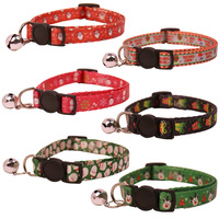 Collier de Noël pour animaux de compagnie, motif dessin animé, avec nœud papillon et clochette, en polyester doux, boucle de sécurité réglable, pour chatons et petits chiens, accessoires de fêtes