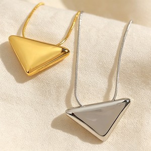Collares con Colgante Triangular de Acero Inoxidable, Cadena de Espina de Serpiente Chapada en Oro, Joyería Minimalista que No se Desvanece, Regalo para Mujer - Product Image 5