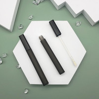 Nouveau design tendance, tube de brillant à lèvres carré long et fin, givré, vide, transparent, avec applicateur doe foot pour marque de cosmétiques