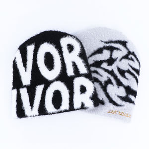 Bonnet Jacquard d'hiver du fabricant Qianzun Bonnet personnalisé en fausse <span class=keywords><strong>fourrure</strong></span> Fluffy Fuzzy Y2K Bonnets avec motif de lettres et logo personnalisé - Product Image 1