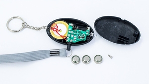 Sirena de Alerta de <span class=keywords><strong>Defensa</strong></span> Personal de 130db, Alarma de Pánico de Seguridad Antiataque para Niños, Niñas, Mujeres Mayores, Electrónica de Consumo Fuerte - Product Image 4