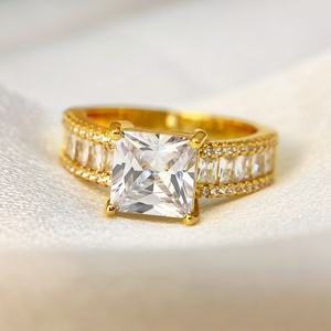 Anillo de Lujo para Mujer, Chapado en Oro de 18K, con Circonita Cúbica Brillante, Estilo Princesa, para Fiesta - Product Image 4