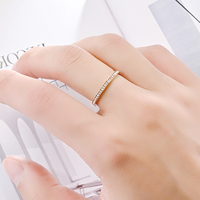 Bague en acier inoxydable de 2 mm avec zircon, style luxe léger et haut de gamme, bague tendance et minimaliste pour couple
