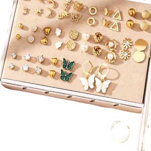 2025 New DS <span class=keywords><strong>Gold</strong></span> Mode Damen Schmuck Set Schmetterling Perle Creolen Ohr stecker Set Herz Ring Set Party Zubehör ohne Box - Product Image 3