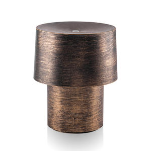 Difusor de aroma de hongos, mini humidificador con luz LED, alimentado por USB, capacidad de 0.5L, lámpara de mesa para uso en el hogar y dormitorio. - Product Image 1