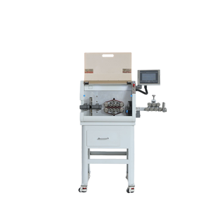 Máquina automática de corte y pelado de cables de núcleo grande con alimentación por correa de 16 ruedas para la producción de cables de alimentación sin arañazos - Product Image 4