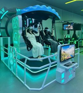 อุปกรณ์ VR 9D ในร่ม เก้าอี้บิน VR เครื่องจำลองรถไฟเหาะ เครื่องเล่นโมชั่นสวิง สำหรับธุรกิจในศูนย์รวมความบันเทิง ห้างสรรพสินค้า ทำจากพลาสติก - Product Image 3