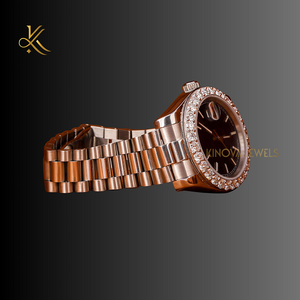 Montre en diamant Moissanite impressionnante avec des pierres scintillantes et un design haut de gamme conçu pour un luxe et un style intemporels - Product Image 4