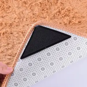 カスタムサイズの洗える滑り止め頑丈なカーペットグリッパーマジックアクセサリー再利用可能な三角形のパッド