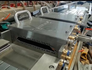 Outdoor PP PE WPC <span class=keywords><strong>PVC</strong></span> Zaun Decking Profil Extrusion sform für Holz Kunststoff Boden rahmen Wand paneel Dekorations platte - Product Image 6