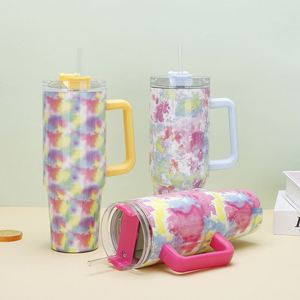 DD2053 2023 Mug isotherme sous vide en acier inoxydable de 40 oz avec poignée, couvercle et paille, gobelet de voyage, tasse cadeau, motif Tie Dye pour voiture - Product Image 4
