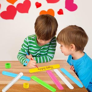 Braccialetti a riga per bambini, braccialetti a scatto in silicone per ragazzi e ragazze, bomboniere per feste, premi per la classe - Product Image 5