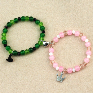 Pulsera de cuentas con colgante de corona y bastón mágico inspirada en la película de la Bruja Malvada, joyería a juego para parejas y amigos para ocasiones de regalo - Product Image 4