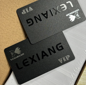 Cartes PVC noires givrées de qualité supérieure, avec feuille holographique <span class=keywords><strong>arc</strong></span>-<span class=keywords><strong>en</strong></span>-<span class=keywords><strong>ciel</strong></span> et texture <span class=keywords><strong>en</strong></span> relief, imperméables, cartes cadeaux personnalisées pour entreprises et adhésions - Product Image 2