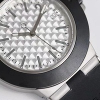 Montre mécanique de plongée sportive en alliage d'aluminium 40 mm avec cadran écaillé mat, verre saphir, alarme et fond en titane style numéro porte-bonheur