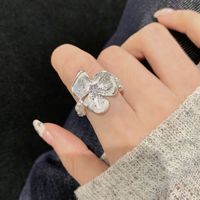 Koreanische Mode Exquisiter Blumenring Simulierte Perlen Elastisch Verstellbarer Damen-Schmuck Geschenk