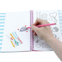 Livre de coloriage en spirale avec poignée de transport pour enfants, livre d'activités artistiques DIY avec crayons de couleur, autocollants en strass et autocollants découpés