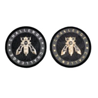 Écusson en cuir 3D personnalisé en métal, emblème en alliage de zinc moulé sous pression, base en PU noir avec lettrage, étiquette de vêtement en matériau composite