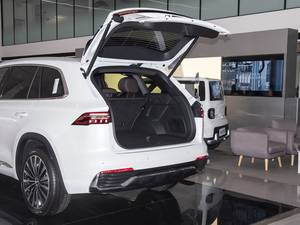 <span class=keywords><strong>Venta</strong></span> Especial SUV Compacto Geely XingyueL 26 Oriental Yao 2.0TD Automático Edición Seize Star SUV de 5 Puertas y 5 Asientos para Salidas Familiares y Viajes - Product Image 4