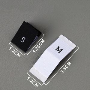 Großhandel Custom Kleidung Woven Size Labels Schwarz-Weiß Center fold <span class=keywords><strong>Shirt</strong></span> Kragen Größen S M L XL für T-Shirts - Product Image 4