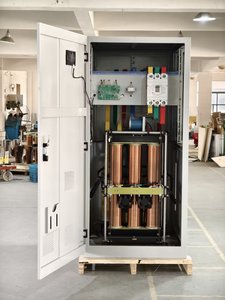 Stabilisateur <span class=keywords><strong>de</strong></span> tension industriel SBW 200 kVA AVR CE ISO Alimentation électrique stable triphasée - Product Image 2