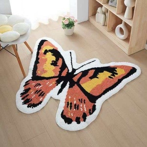 Alfombra de Felpa con Diseño de Mariposa Azul y Rosa, Forma Irregular, para Dormitorio de Niñas, Lavable a Máquina - Product Image 1